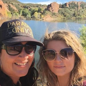 Meet your Posher, Elisa